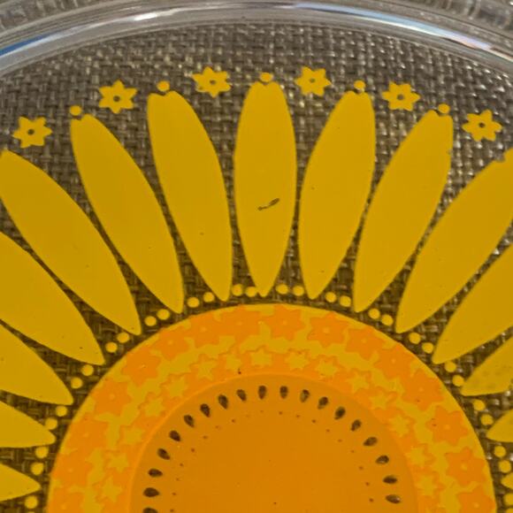 Vintage Pyrex Daisy Sunflower Casserole Dish Glass Lid 470-C Round Yellow Orange - Picture 5 of 6